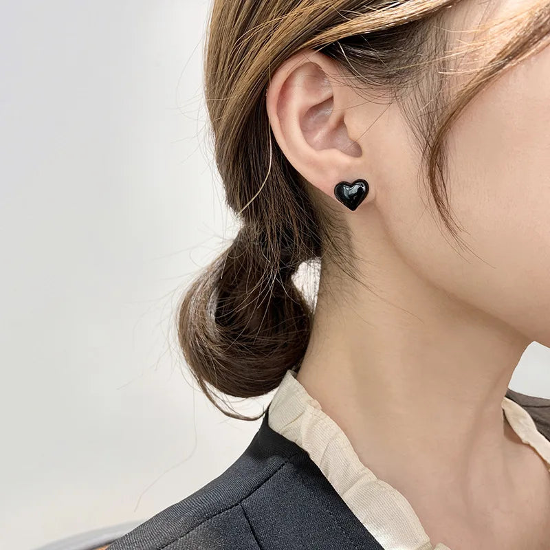 DAIIIBABYYY  -  Punk Personality Black Love Heart Stud Earrings for Women Retro Fashion Hip Hop Rock Party Jewelry Accessories Gifts Wholesale