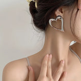 Daiiibabyyy Heart Shape Metal Earrings European And American Style Personality Fashion Stud Earrings Ms Girl Travel Wedding Accessories