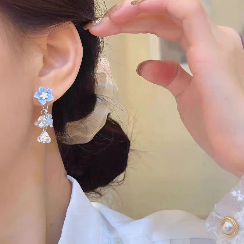 Daiiibabyyy  New Blue Flower Dangle Earrings for Women Exquisite Sweet Romantic Floral Ear Studs Versatile Fine Jewelry Gifts Wholesale 2025