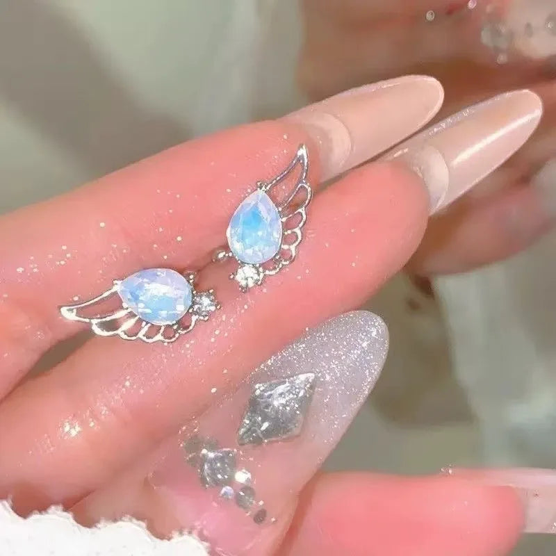 DAIIIBABYYY  -  Crystal Wing Clip Earrings for Women Without Pierced Ears Luxurious Exquisite Sweet Romantic Elegant Temperament Jewelry Gift