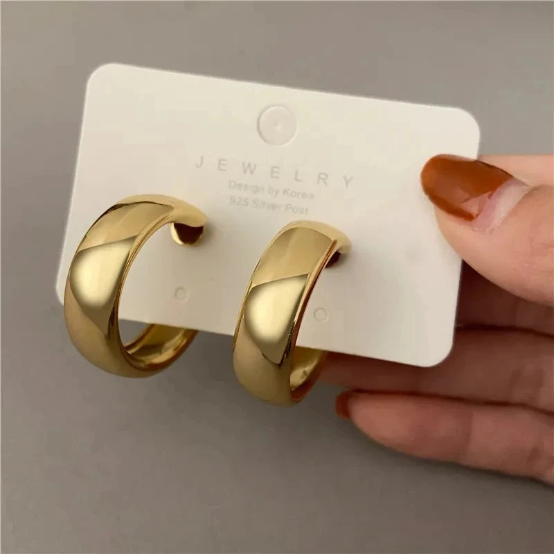 Daiiibabyyy  New Design Round Metal Hoop Earrings Simple Stylish Thick Brass Hollow Circle Earring Ear Buckle Minimalist Trend Daily Earrings