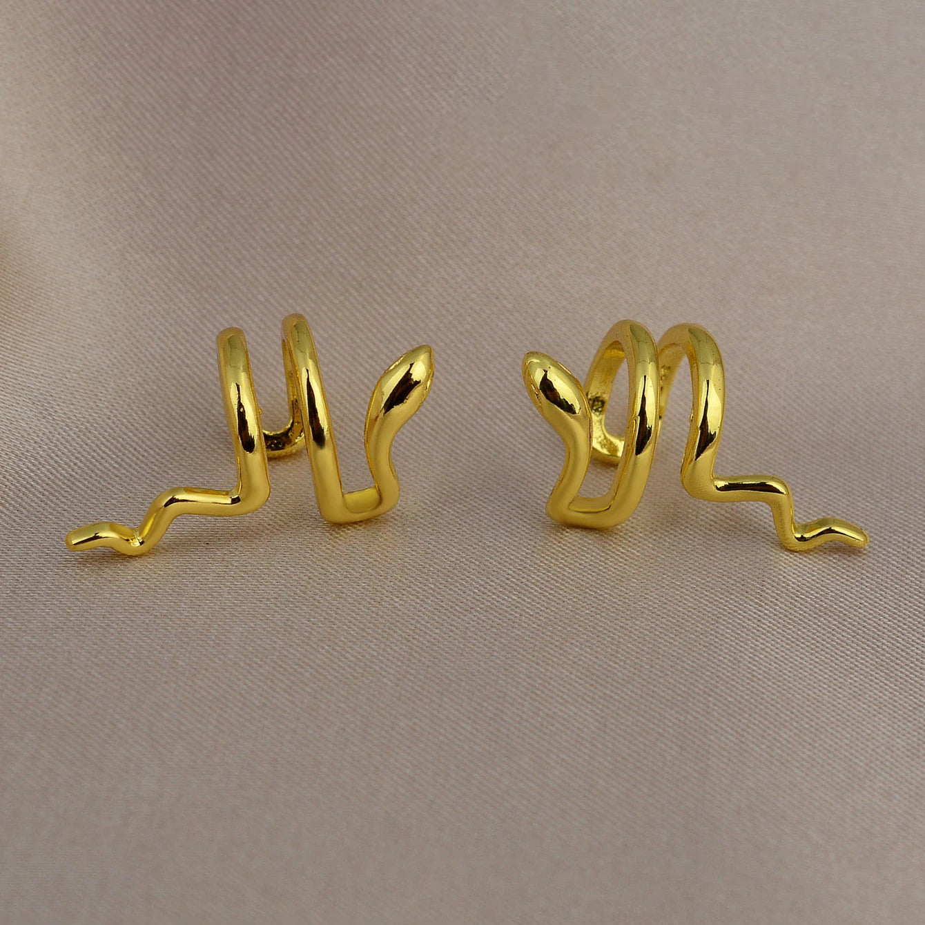 DAIIIBABYYY  -  Punk Animals Clip Earrings for Women Man Exquisite Snake Fake Piercing Ear Cuff Without Holes Faux Clip on Earcuff Earrings