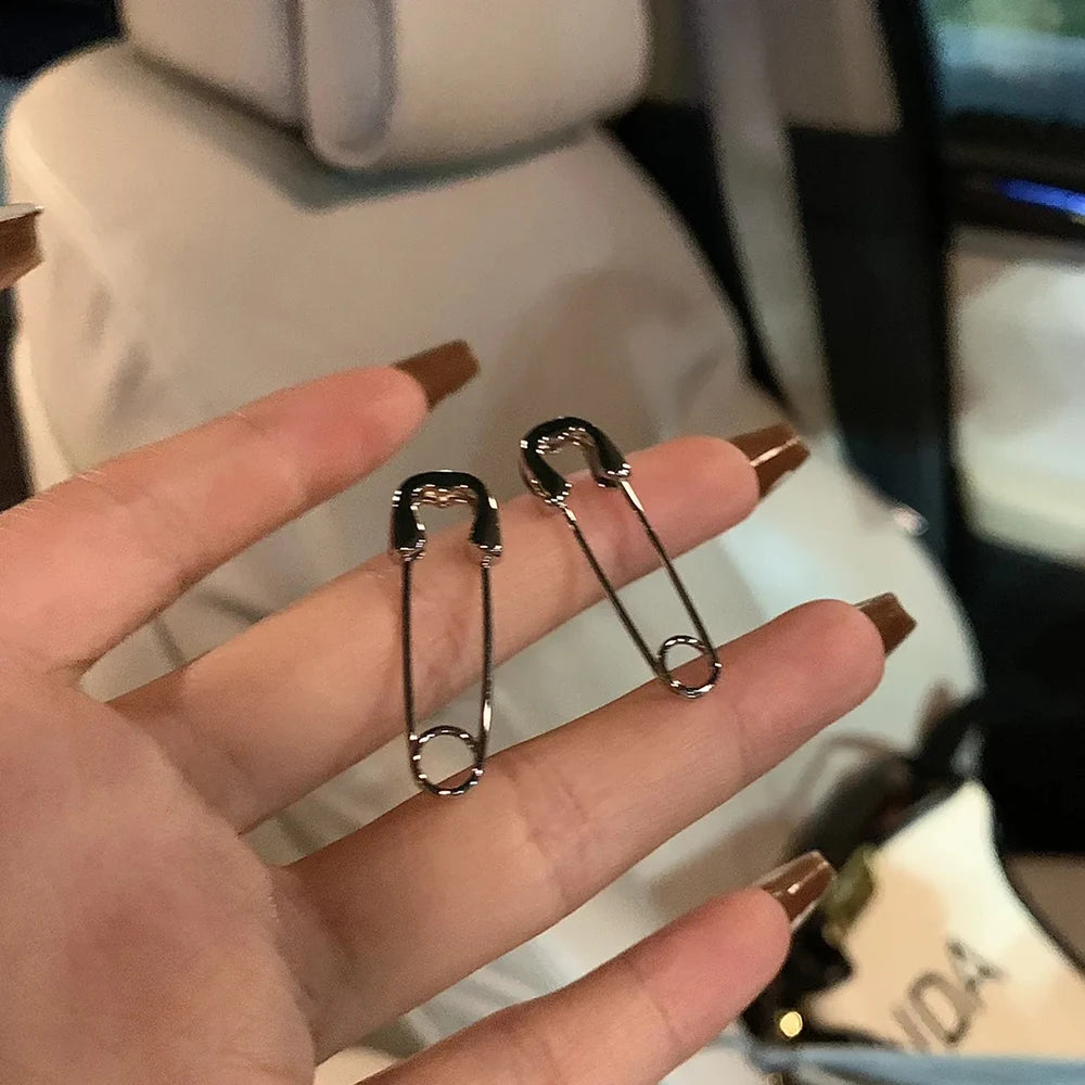 DAIIIBABYYY  -  New trend Pin Earrings Women's personality Fashion Metal earrings Cyberpunk men's and women's paper clips Jewelry accessories