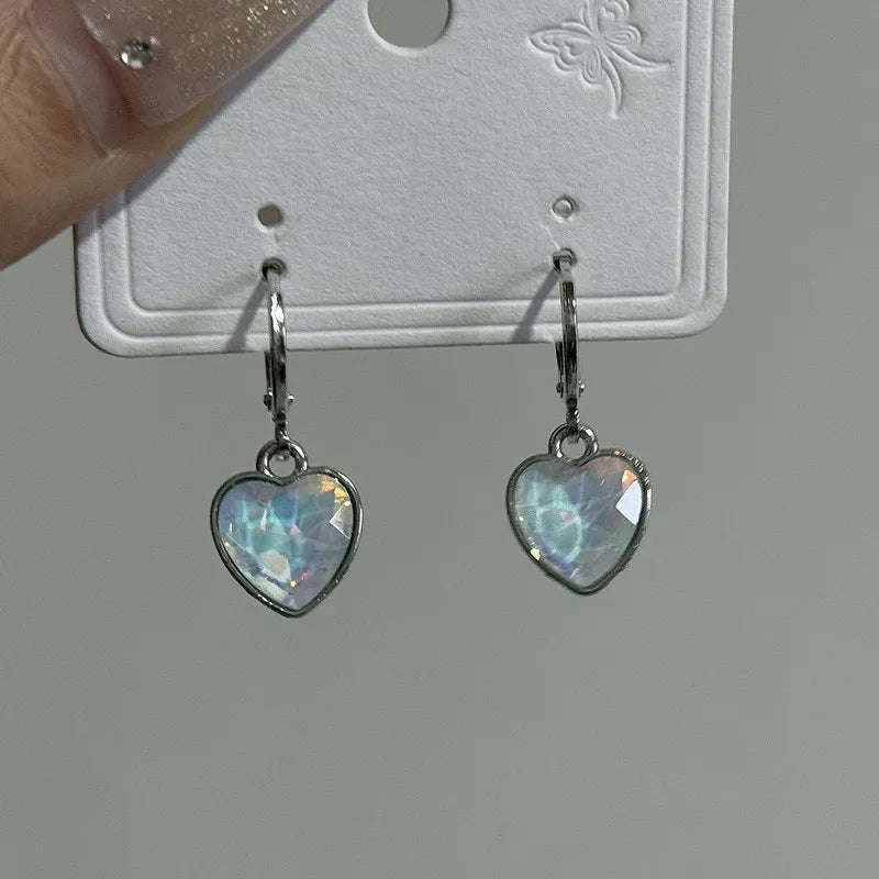 Daiiibabyyy  Mini Heart Pendant Earrings