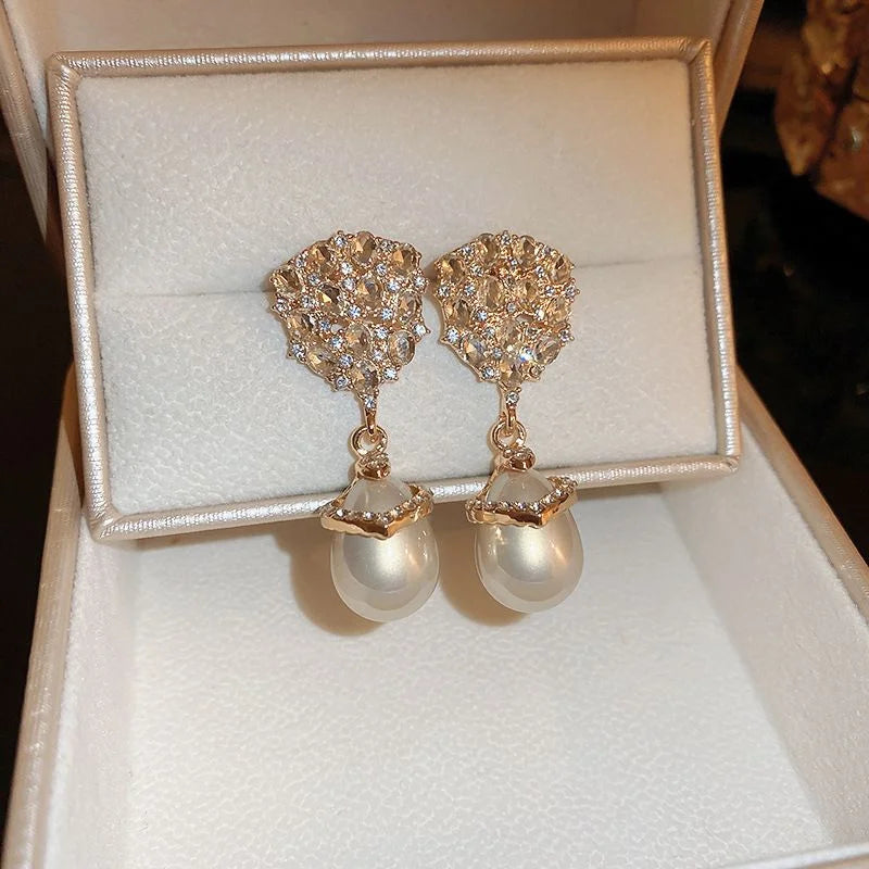 Daiiibabyyy  French Elegant Temperament Imitation Pearl Drop Shaped Long Earrings Party Premium Accessories for Womens Fashion Luxury Jewelry