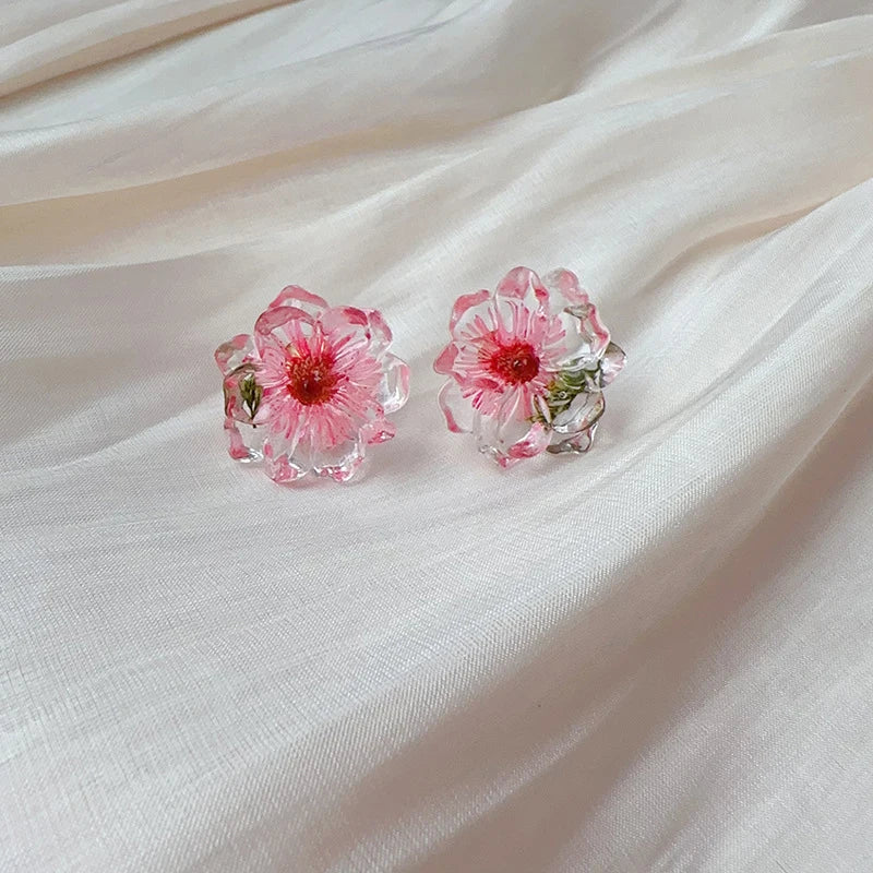 Daiiibabyyy  Dried Daisy Transparent Resin Stud Earrings for Women Exquisite Sweet Ear Studs Cute Daily Casual Versatile Jewelry Gifts 2025