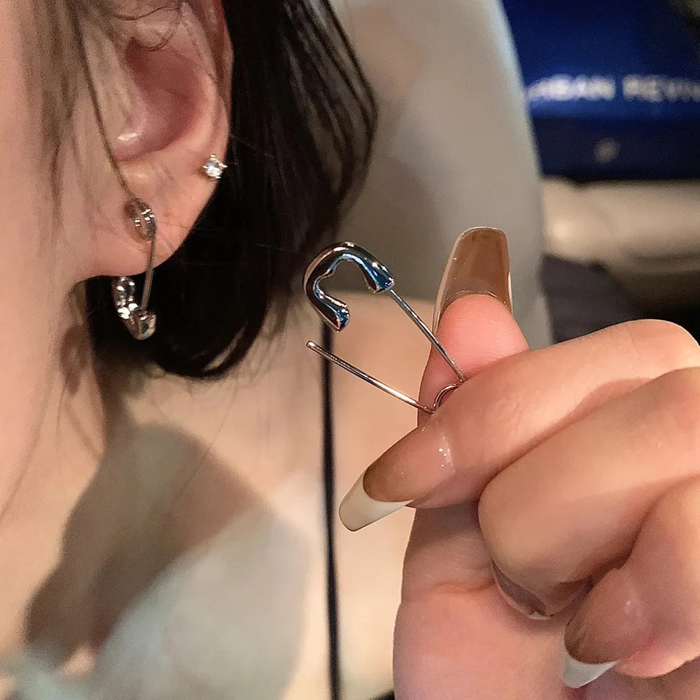 DAIIIBABYYY  -  New trend Pin Earrings Women's personality Fashion Metal earrings Cyberpunk men's and women's paper clips Jewelry accessories