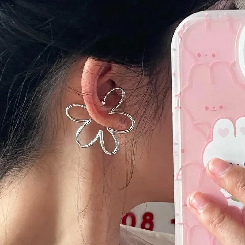 DAIIIBABYYY  -  2pcs Metal Flower Ear Clip Cuff No Piercing Holeless Ear Clip Geometric Earring Trendy Earrings No Pierced Ear Clip Earrings