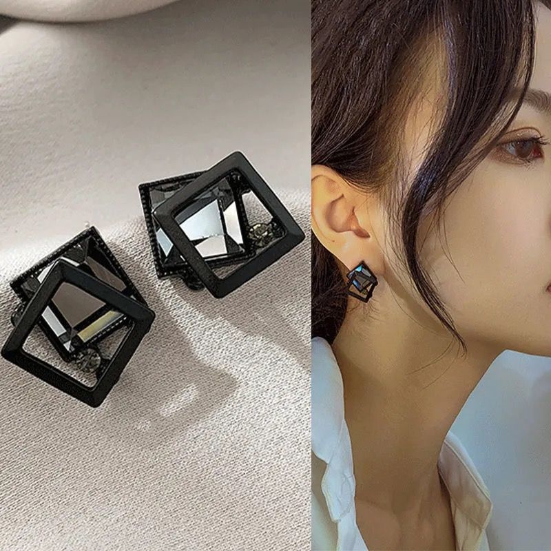 2022 Trend Earrings Black square crystal stud earrings pierced Earring Women Girls Trending New Fashion Pendant Jewelry Gift daiiibabyyy