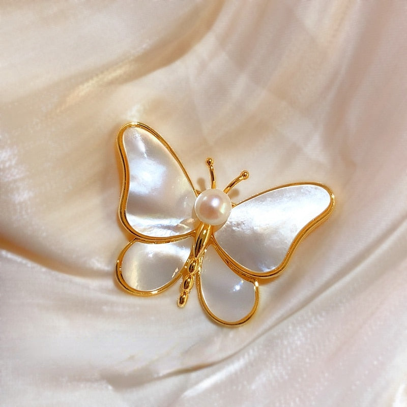 Brooch new Fashion beauty Women gold Zinc Alloy crystal exquisite flower butterfly insect pins hot sale party Gift man daiiibabyyy