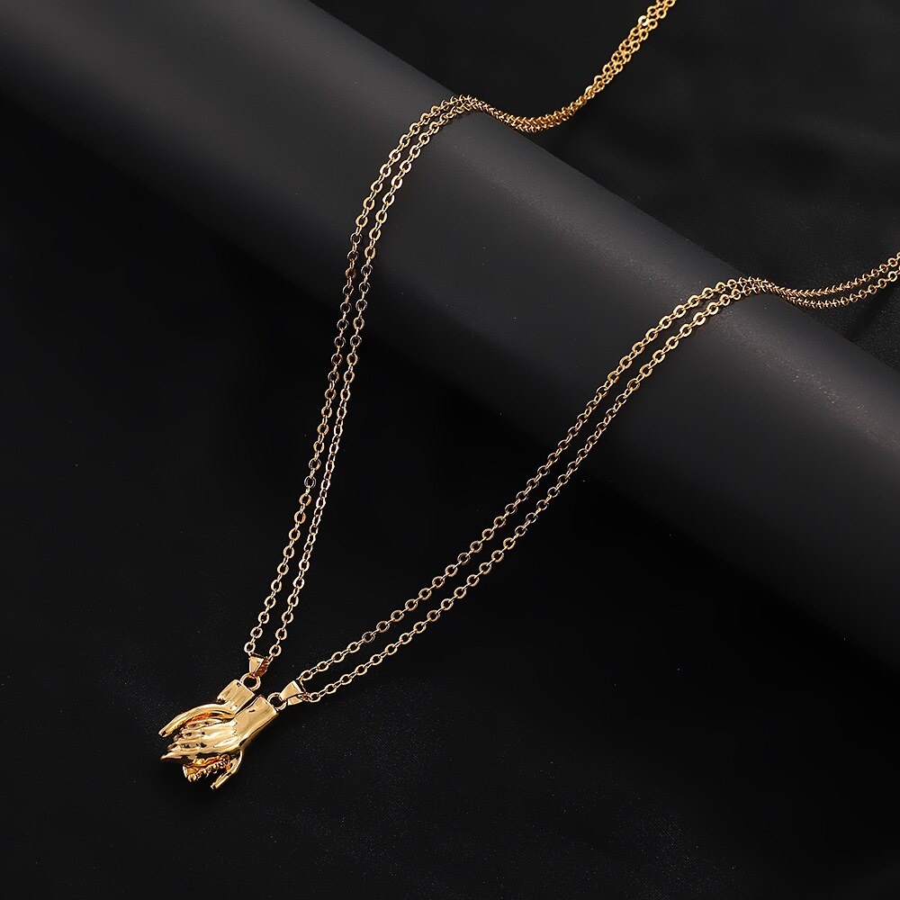 2Pcs Hold Hands Magnetic Couple Necklace Lovers Hand In Hand Pendant Necklace for Women Men Fashion Jewelry Gift 2022 New Trend daiiibabyyy