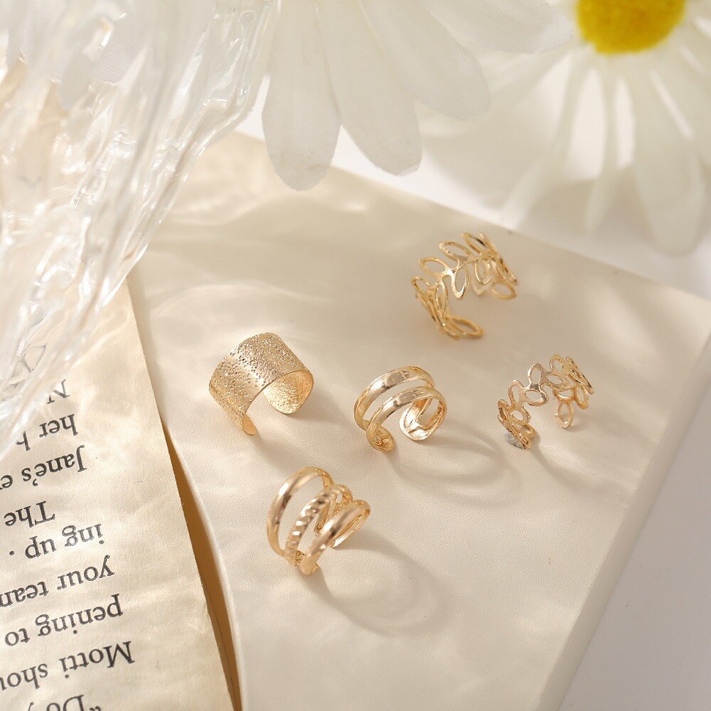 5 Pcs Set of Non-perforated Ear Bone Clip Hollow Earrings Personality Gold Foil Retro Hollow Multi-layer Fashion Female Jewelry daiiibabyyy