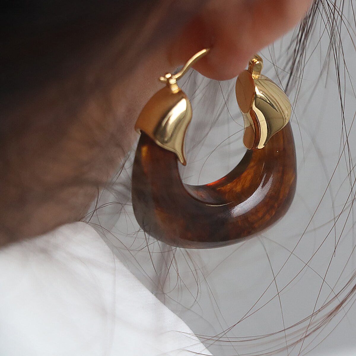 AENSOA Trendy Hyperbole Transparent Resin Geometric U Shape Golden Copper Earrings for Women Punk Clear Green Acrylic Earrings daiiibabyyy