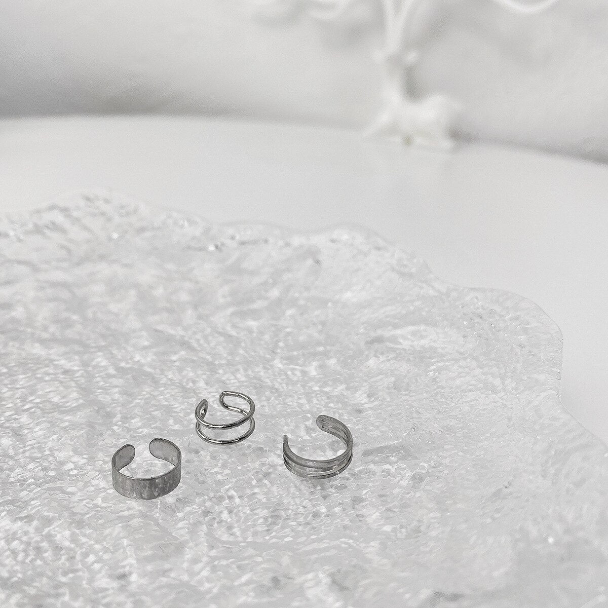 3 Pcs Fashion Simple Smooth Ear Cuffs Clip Earrings for Women No Piercing Fake Cartilage Earring Jewelry Gifts Cross Earrings daiiibabyyy