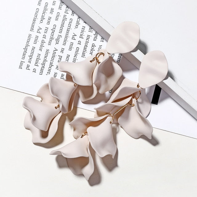 XIYANIKE  New Long Tassel Rose Flower Petals Dangle Earrings Women Fashion Exaggerated Pearl Zircon Drop Earrings Jewelry daiiibabyyy