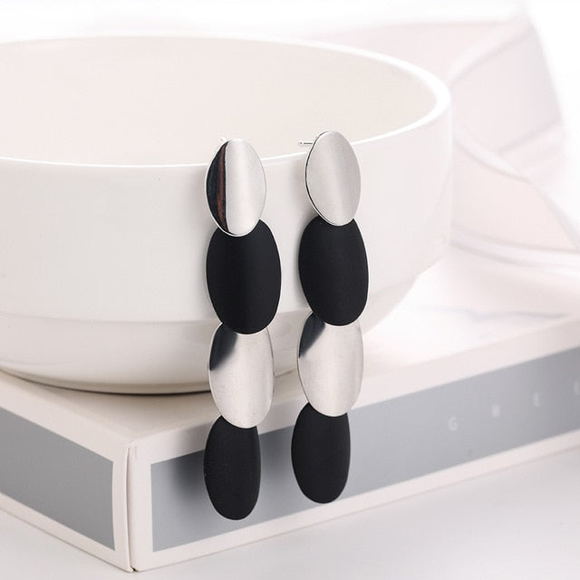 WYBU Summer Style Golden Drop Earrings For Women Geomatric Black Long Hanging Earring Triangle Bts Jewelry Earing bijouterie daiiibabyyy