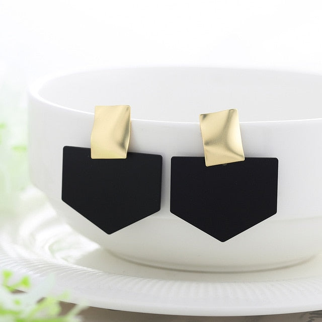 WYBU Summer Style Golden Drop Earrings For Women Geomatric Black Long Hanging Earring Triangle Bts Jewelry Earing bijouterie daiiibabyyy