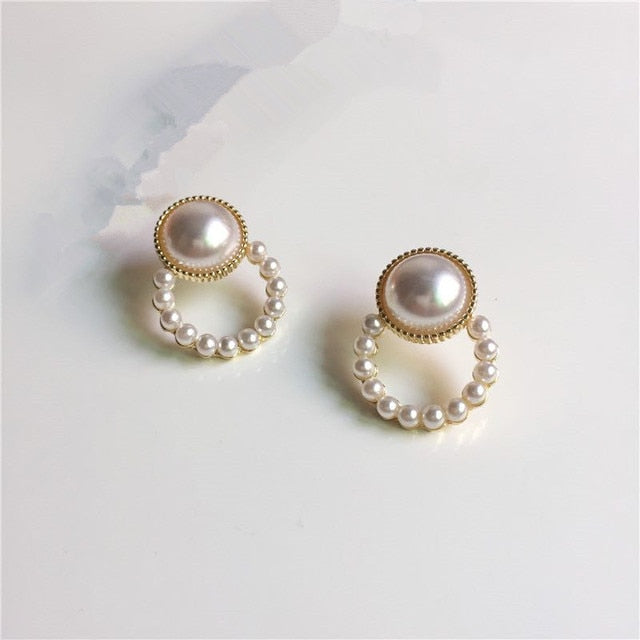 AOMU  Chic Imitation Pearl Geometric Fan Shaped Elegant Stud Earrings for Women Girls Jewelry Party Asseccoires daiiibabyyy
