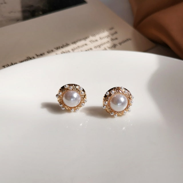 AOMU  Chic Imitation Pearl Geometric Fan Shaped Elegant Stud Earrings for Women Girls Jewelry Party Asseccoires daiiibabyyy