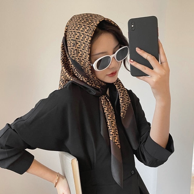 90cm * 90cm Design Scarf Lady Shawl Printed Silk Felt Headscarf Scarf Lady Headscarf Square Scarf Lady Wrap Scarf 2021 daiiibabyyy