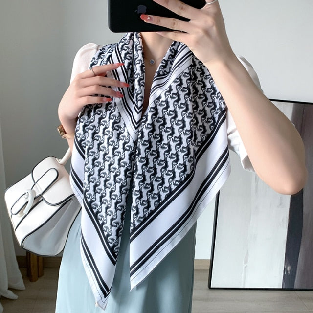 90cm * 90cm Design Scarf Lady Shawl Printed Silk Felt Headscarf Scarf Lady Headscarf Square Scarf Lady Wrap Scarf 2021 daiiibabyyy