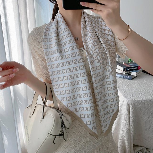 90cm * 90cm Design Scarf Lady Shawl Printed Silk Felt Headscarf Scarf Lady Headscarf Square Scarf Lady Wrap Scarf 2021 daiiibabyyy