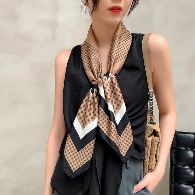 90cm * 90cm Design Scarf Lady Shawl Printed Silk Felt Headscarf Scarf Lady Headscarf Square Scarf Lady Wrap Scarf 2021 daiiibabyyy
