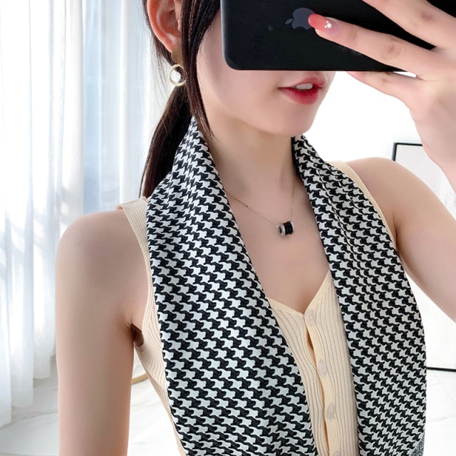 90cm * 90cm Design Scarf Lady Shawl Printed Silk Felt Headscarf Scarf Lady Headscarf Square Scarf Lady Wrap Scarf 2021 daiiibabyyy