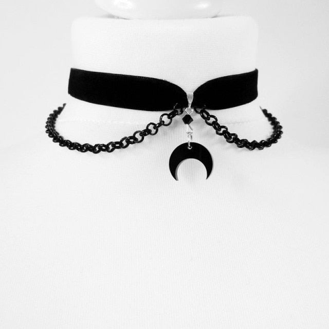 Black Crescent Moon Choker Necklace Gothic Grunge Black Velvet Jewelry Gorgeous Women Pendant Gift Gothic Statement Goth New daiiibabyyy