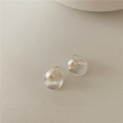 AOMU  Chic Imitation Pearl Geometric Fan Shaped Elegant Stud Earrings for Women Girls Jewelry Party Asseccoires daiiibabyyy