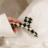 AOMU INS Fashion Black White Check Acrylic Hair Claw Clips Smooth Beige Irregular Geometric Hairpin for Women Jewelry Gifts daiiibabyyy