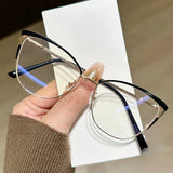 Daiiibabyyy  New Anti Blue Light Glasses for Men and Women, Versatile Glasses with Metal Frames, Fashionable and Ultra Light Flat Lenses