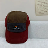 DAIIIBABYYY  -  Japanese Retro Mountain Peak Embroidery 5-panel Baseball Caps for Men Summer Couple Versatile Fashion Sunscreen Women's Hats
