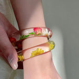 Daiiibabyyy  Bohemian Acrylic Bangle Resin Dried Daisy Natural Dried Flower Bracelet Wide Europe American Style Big Cuff Bangle Women