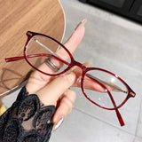 Daiiibabyyy  Fashionable and Classic Reading Glasses with Super Light Anti Blue Light, Retro Men's and Women's High-definition Glasses