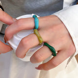 Daiiibabyyy  5-piece retro elegant style wide resin ring set for women, simple and personalized, versatile design, stacked ring set