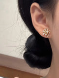 Daiiibabyyy New Trendy Cute Pearl Flower Earrings for Women Exquisite S925 Silver Needle Studs Sweet Elegant Party Jewelry Wedding Gifts