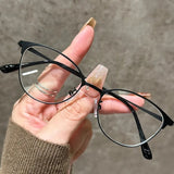 Daiiibabyyy  Fashionable Cat Eye Reading Glasses for Men and Women, High-definition Anti Blue Light Presbyopia Glasses, 0 To+400