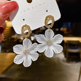 Daiiibabyyy  Trending Texture Imitation Pearl Flower Drop Earrings New Design Fashion Korean Cheap Earring for Woman Party Jewelry Gifts