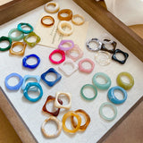 Daiiibabyyy  5-piece retro elegant style wide resin ring set for women, simple and personalized, versatile design, stacked ring set