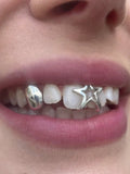 Daiiibabyyy  Hollowed-Out Five-Pointed Star Hip-Hop Style Braces, In A Simple Golden Tone, Are Suitable For Daily Wear By Both Men And Women.