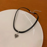 Daiiibabyyy New Classic Gothic Black Leather Choker Torques Heart Pendant Necklaces For Women Elegent Fashion Jewelry Valentine's Gifts