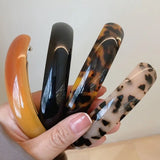 Daiiibabyyy  Fashion Elliptical Leopard Print Hair Clip PVC Arc Spring Clip Grab Clip Headwear Large Hairpin Girl