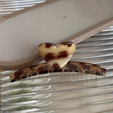 Daiiibabyyy  1PC Women's Leopard Print Hair Clips, Cute Large Heart-Shaped Strong Styling Anti-Slip Hair Accessories, Suitable for Hair Clips