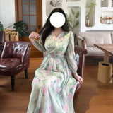 Daiiibabyyy  Gentle and Elegant Green Floral V-neck Lace-up Waist Long-sleeved Dress