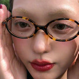 DAIIIBABYYY  -  Vintage Oval Hawksbill Pattern Glasses Small Round Frame Y2K Premium Feel Sensory Bookworm Leopard Pattern Flat Light Glasses