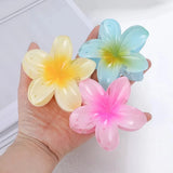 Daiiibabyyy Gradient 8cm Large Flower Acrylic Hair Clip for Women Sweet Hairpins Hair Claws Crab Clamp Barrettes Hawaiian Hair Accessories