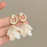 Daiiibabyyy  Trending Texture Imitation Pearl Flower Drop Earrings New Design Fashion Korean Cheap Earring for Woman Party Jewelry Gifts