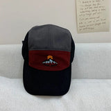 DAIIIBABYYY  -  Japanese Retro Mountain Peak Embroidery 5-panel Baseball Caps for Men Summer Couple Versatile Fashion Sunscreen Women's Hats