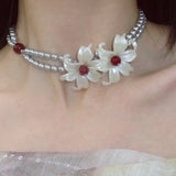 DAIIIBABYYY  -  Acrylic white flower bead necklace